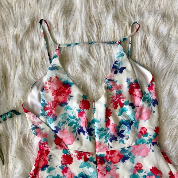 Floral print sundress 🌹🌷💐👗 - Picture 5 of 8